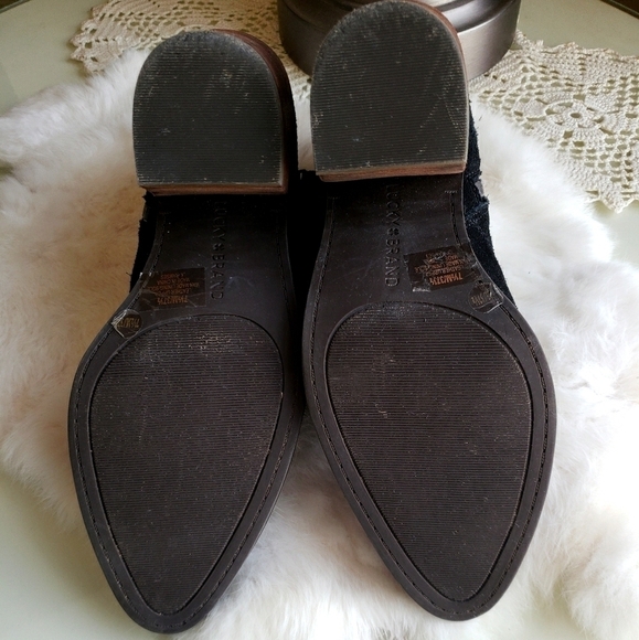 Lucky Brand Perforated LKRamses Booties-Size 7.5 - Picture 7 of 7